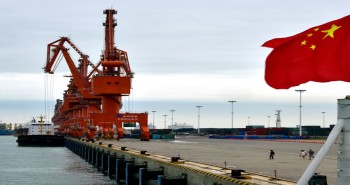 Trade uncertainty stops world stocks in tracks